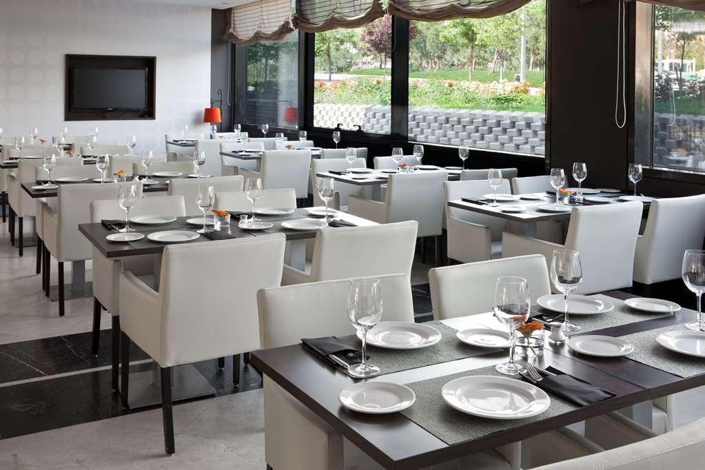 Hotel Nh Ribera Del Manzanares Madrid Restaurace fotografie